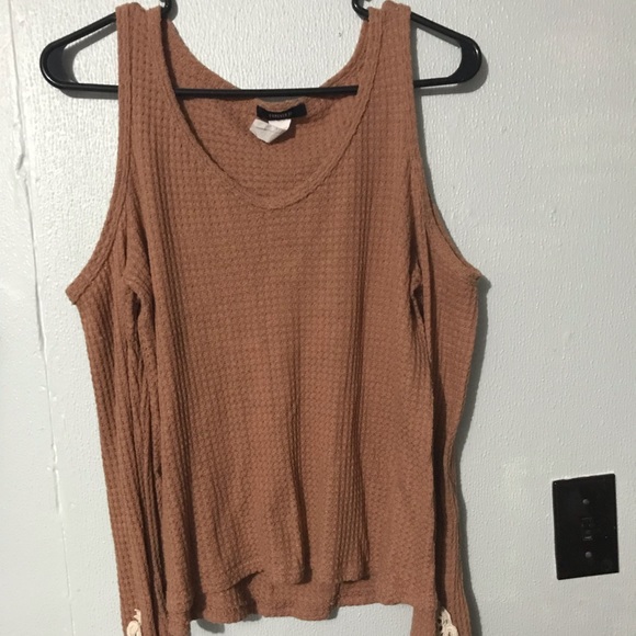 Top - Picture 3 of 4